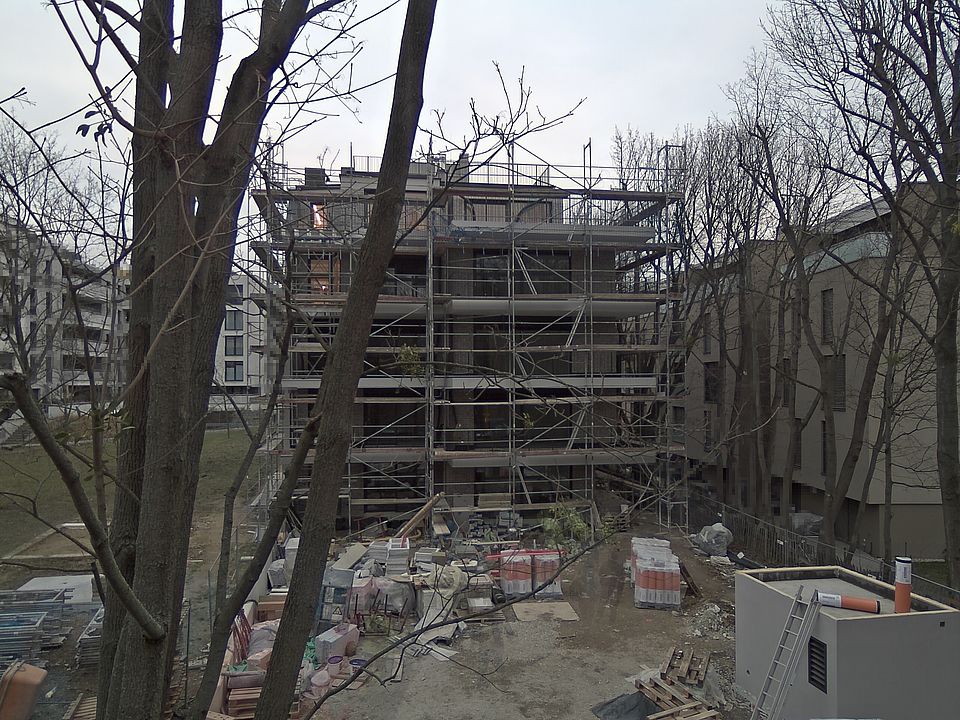 Livebild Baukamera 1 - Webcam 'Gesamtansicht Gartenseite' - Baustelle Neubau Wohnanlage 'Park Suites', Hockegasse 49, 1180 Wien (ca. 5 Minuteninterval)